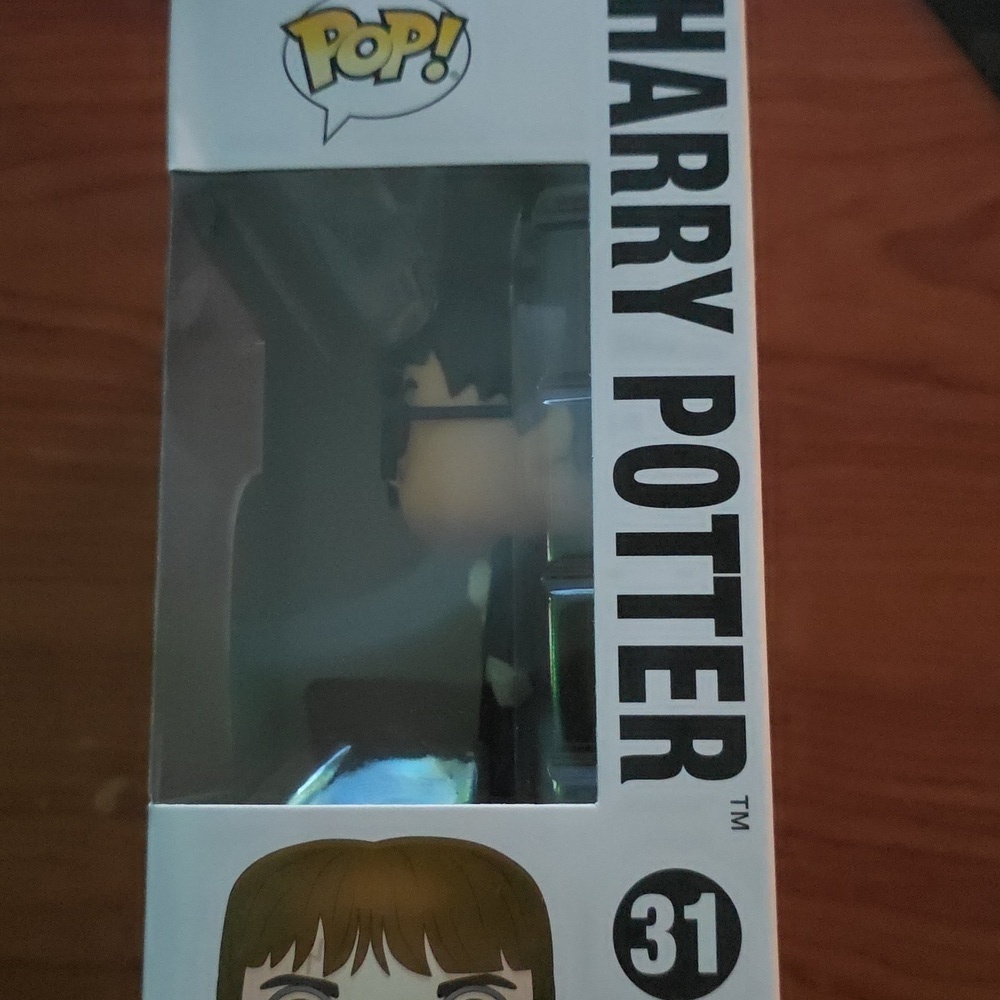 Funko Harry Potter Pop Vinyl Figure with Glasses and Scarf - Picture 4 of 6